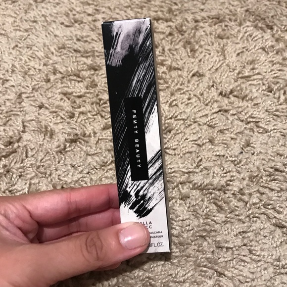 Hella Thicc Volumizing Mascara - Picture 6 of 8